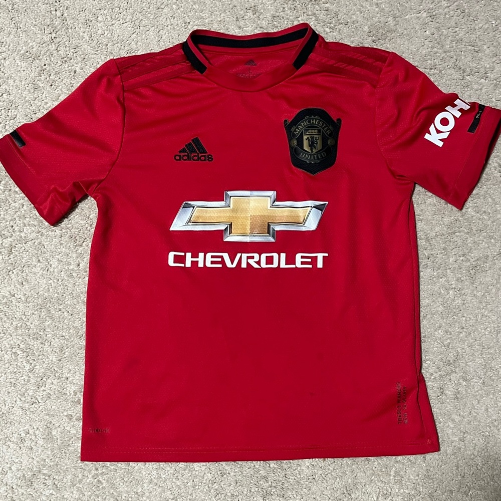 Kids Manchester United soccer jersey